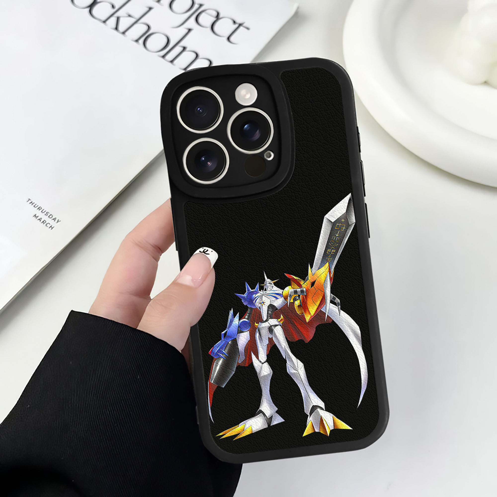 （画像用） Digimon デジタルモンスター/デジモン 【iPhone 16シリーズ対応】シリコンスマホケース（レザー調） 材質：シリコン